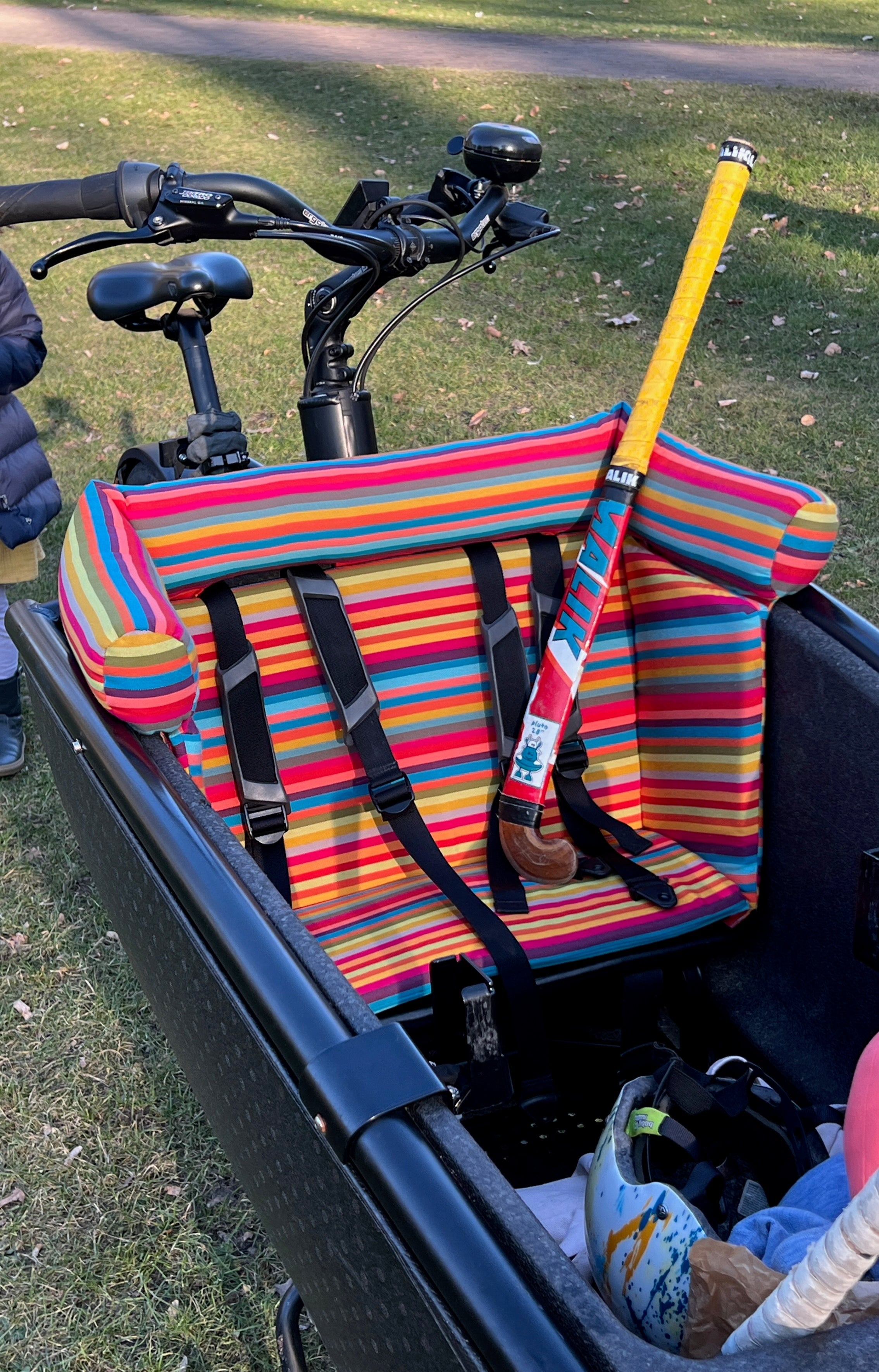 Urban Arrow Lastenfahrrad Kissen, Sitzkissen Lastenrad, Zubehör, Kinderkissen, Sitzpolster Wetterfestes - Tropfen Grün Blau Grau (Kopie) Blausberg Baby