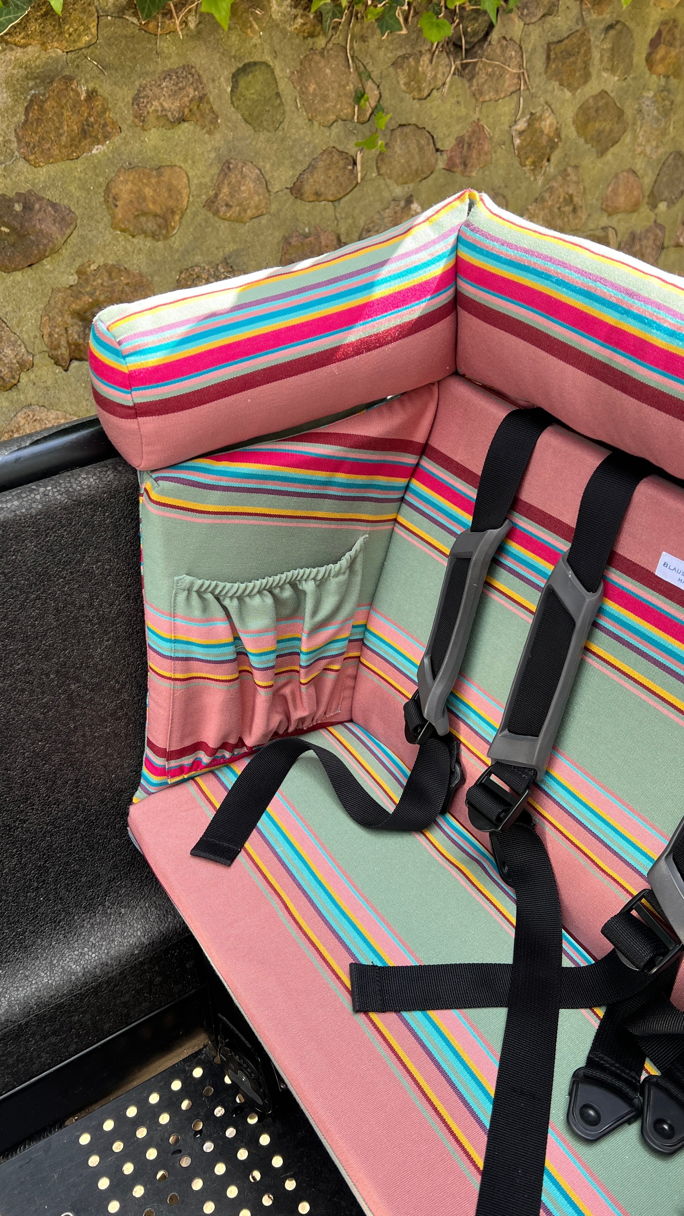 Urban Arrow Lastenfahrrad Kissen, Sitzkissen Lastenrad, Zubehör, Kinderkissen, Sitzpolster Wetterfestes - Dicke Streifen Salbei Blausberg Baby