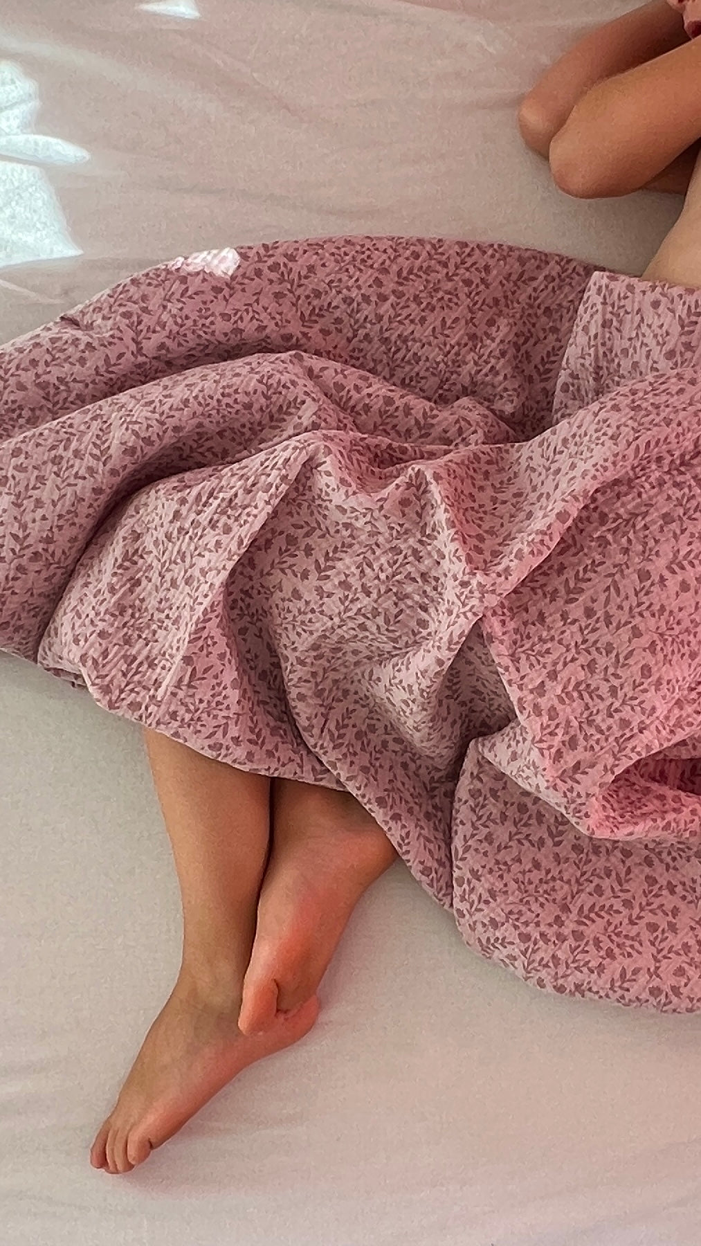 Musselin Decke aus Baumwolle, Oeko-Tex – Weiche Sommerdecke, Überdecke, Schlafdecke Blush Blumen Blausberg Baby