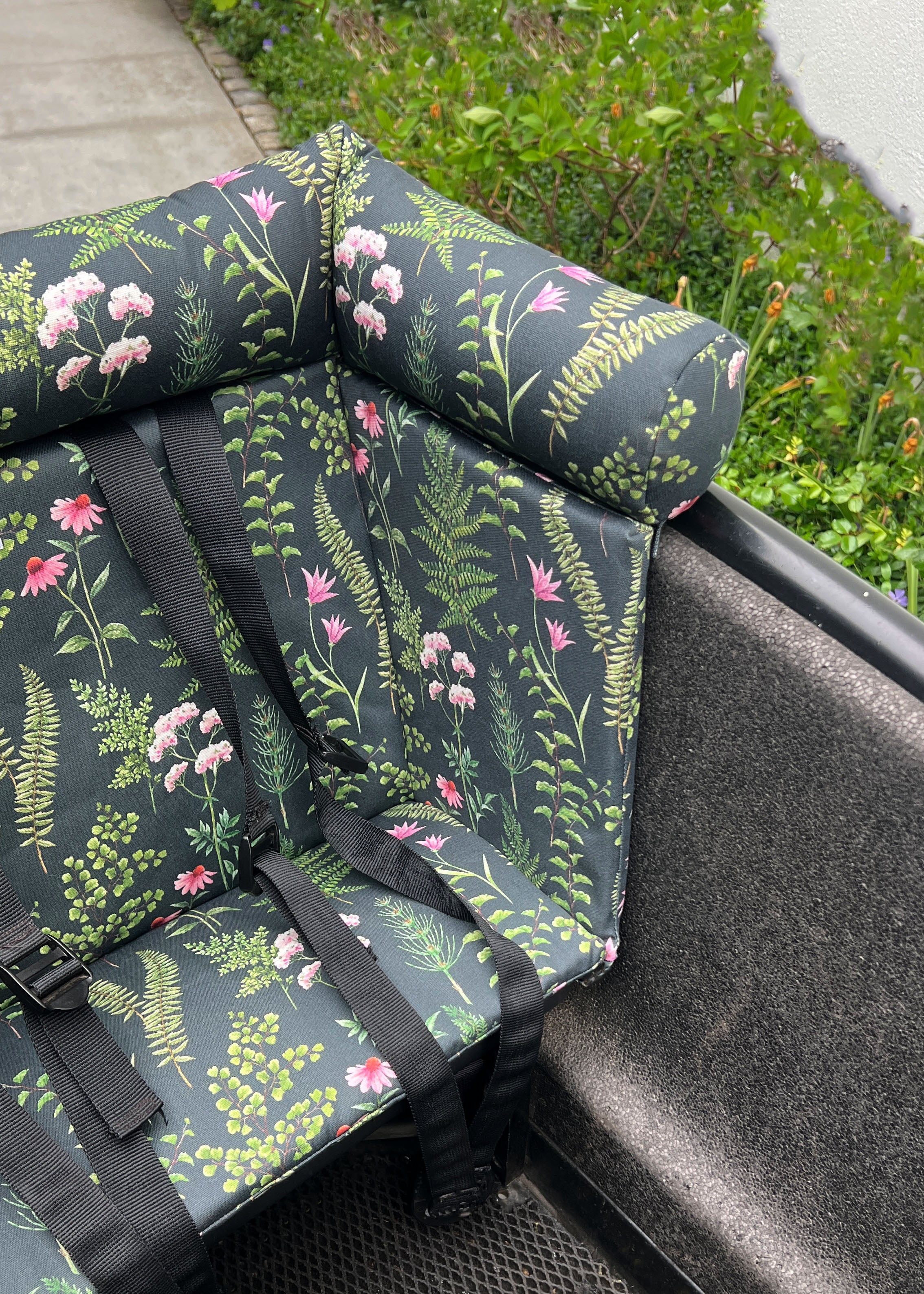 Cargobike Cushion in black with pink flowers for Urban Arrow and Urban Arrow Family Next and Lovens and many more