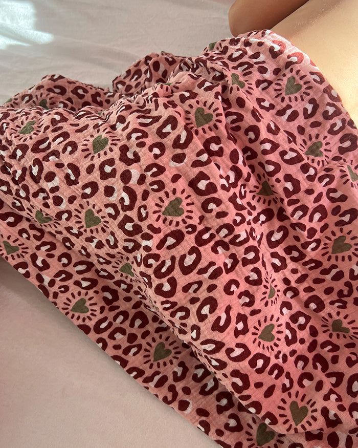 Musselin Decke aus Baumwolle, Oeko-Tex – Weiche Sommerdecke, Überdecke, Schlafdecke Rosa Tigerprint Sonne Blausberg Baby