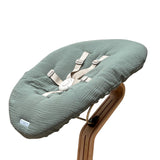 Bezug Nomi Babyschale von Stokke - Musselin Salbei Grün Blausberg Baby