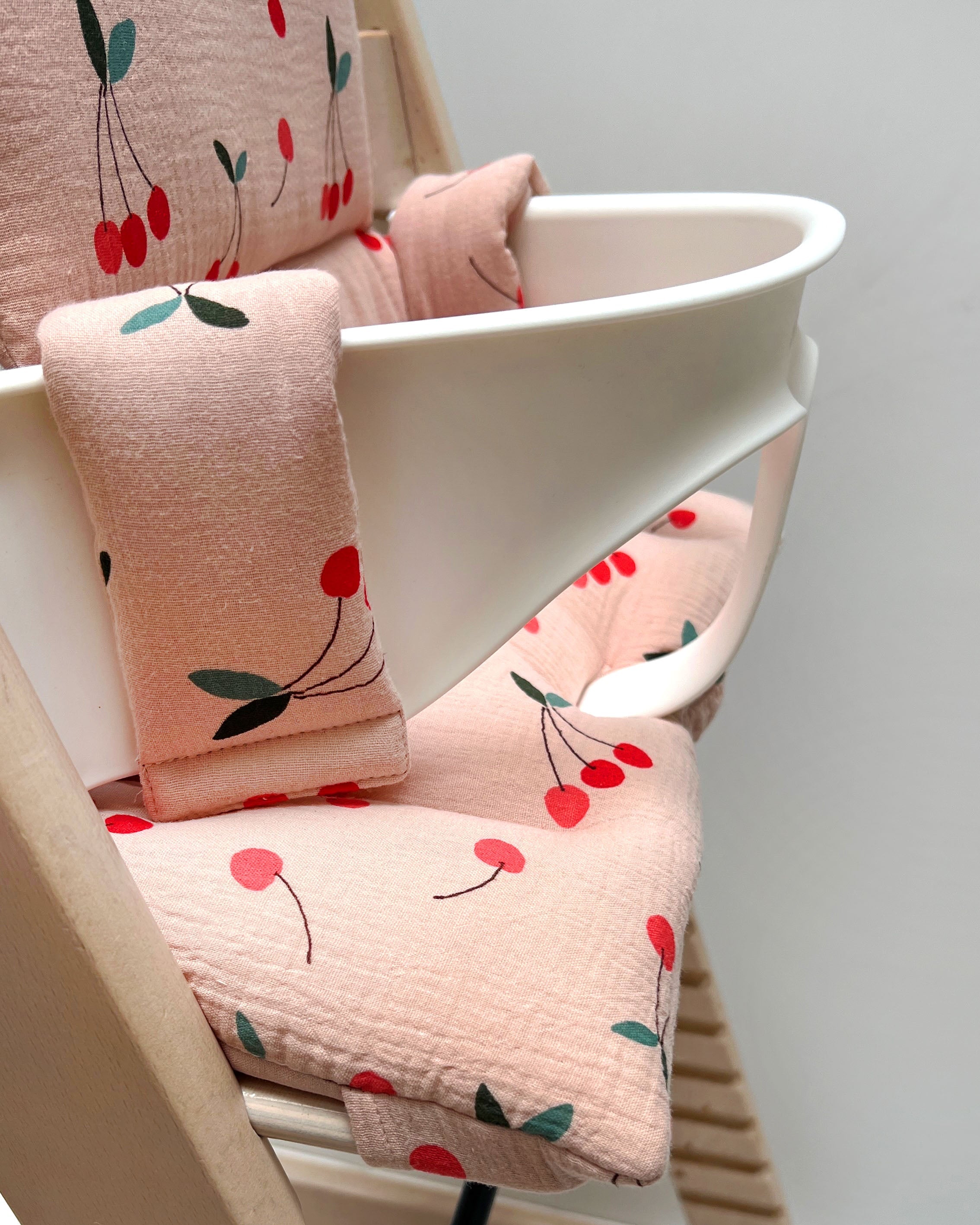 Sitzkissen Set Stokke für Tripp Trapp Hochstuhl aus 100% Musselin – für´s erste Sitzen ab 6 Monaten - Rosa Kirsche Blausberg Baby