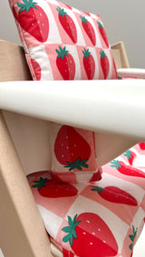 SITZKISSEN SET ABWASCHBAR für Tripp Trapp Stokke Hochstuhl, passt mit neuem Baby Set V2 - Erdbeere