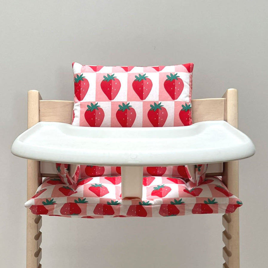 SITZKISSEN SET ABWASCHBAR für Tripp Trapp Stokke Hochstuhl, passt mit neuem Baby Set V2 - Erdbeere