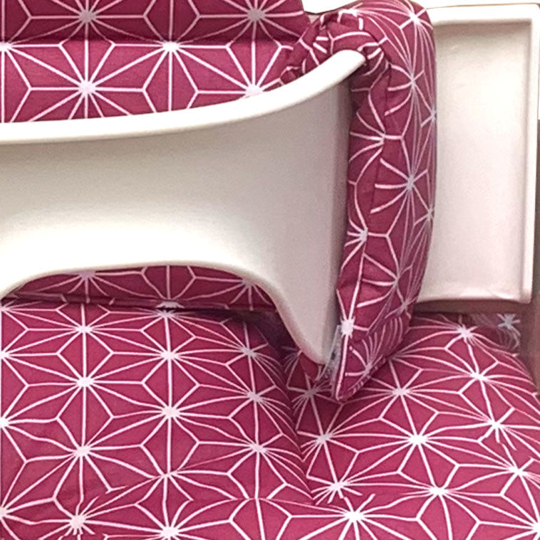 MIT NAMENS-STICKEREI Abwaschbar Tripp Trapp Sitzkissen Happy Star Cranberry Rot Personalisierbar Blausberg Baby