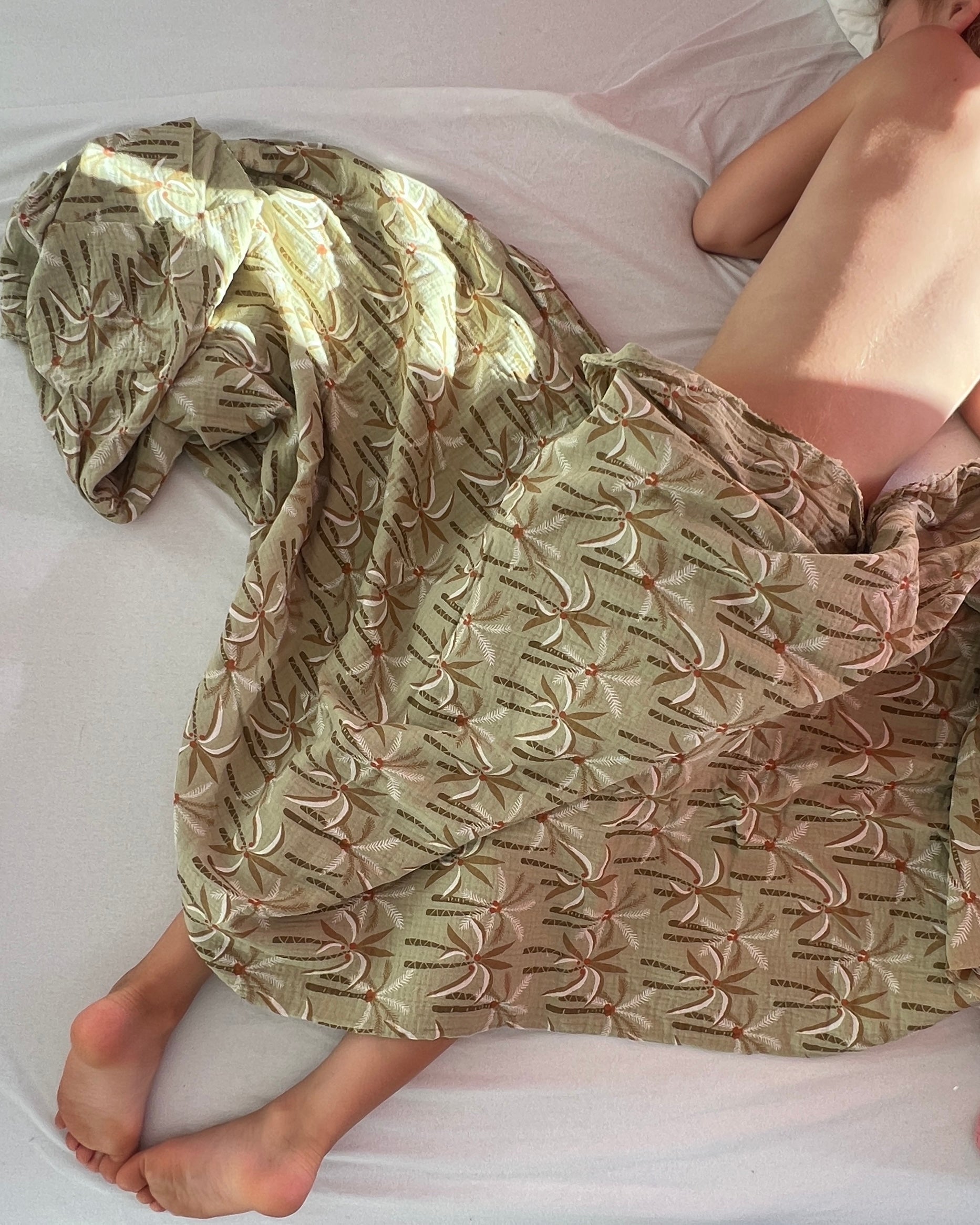 Musselin Decke aus Baumwolle, Oeko-Tex – Weiche Sommerdecke, Überdecke, Schlafdecke Grün Palmen (Kopie) Blausberg Baby