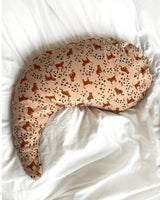Yinnie Theraline Stillkissen inkl. Bezug Musselin  (135 cm x 35 cm) Panther Beige Blausberg Baby