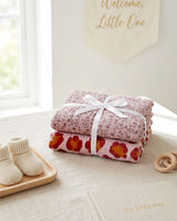 Tuch Schnuffeltuch Musselintuch Set Rosa Pink Leoprint Leopard. Leichte Babydecke aus sanfter Baumwolle – das atmungsaktive und weiche Babytuch ist ein stilvolles Babyprodukt für kuschelige Wohlfühlmomente. Ideal als modernes Babygeschenk und praktisches Baby Essential für den Alltag.