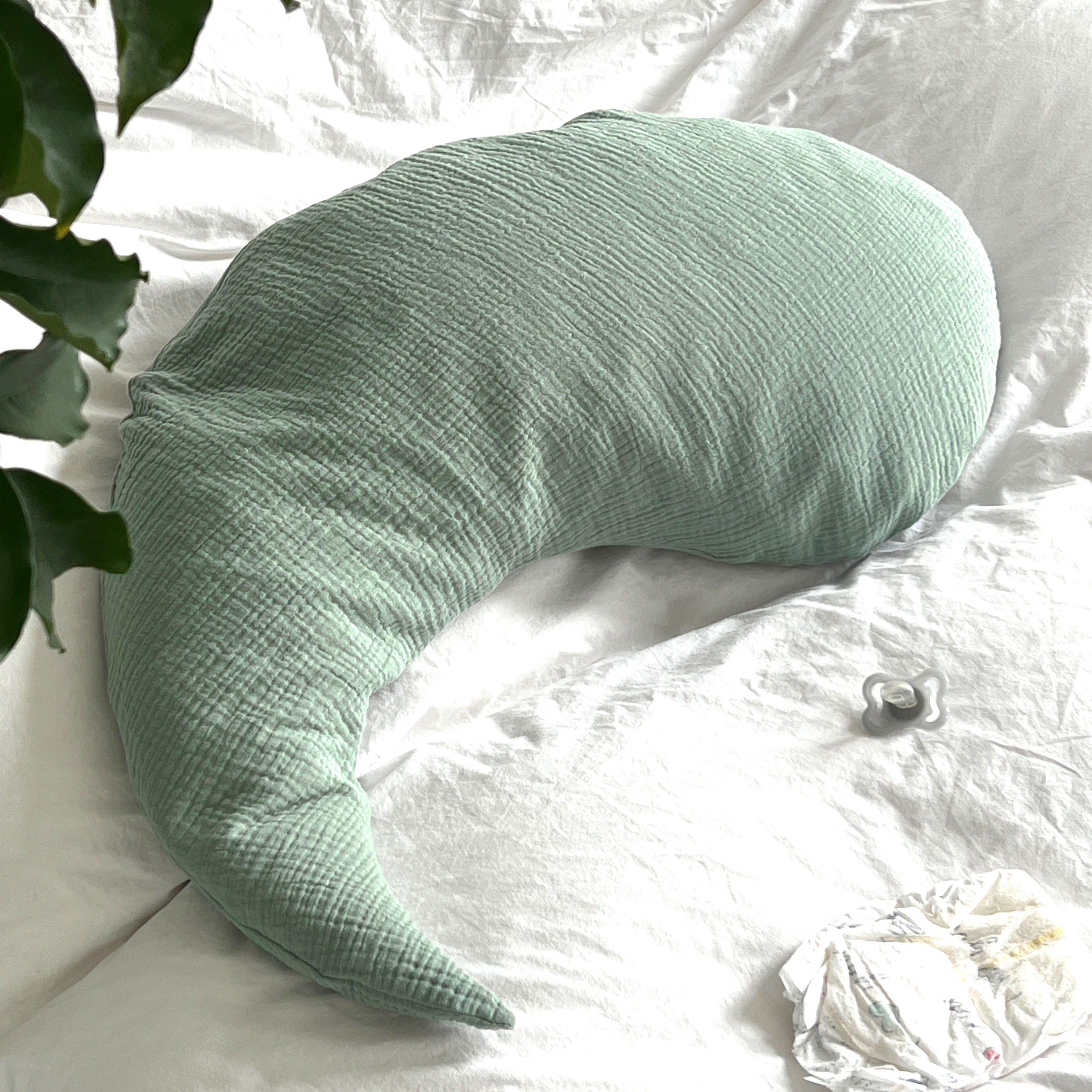 Kopie von Stillkissen "Das Original" von Theraline 190cm x 38cm mit Blausberg Baby Musselin Bezug (abnehmbar) mit Nestbau-Funktion - Salbei Blausberg Baby