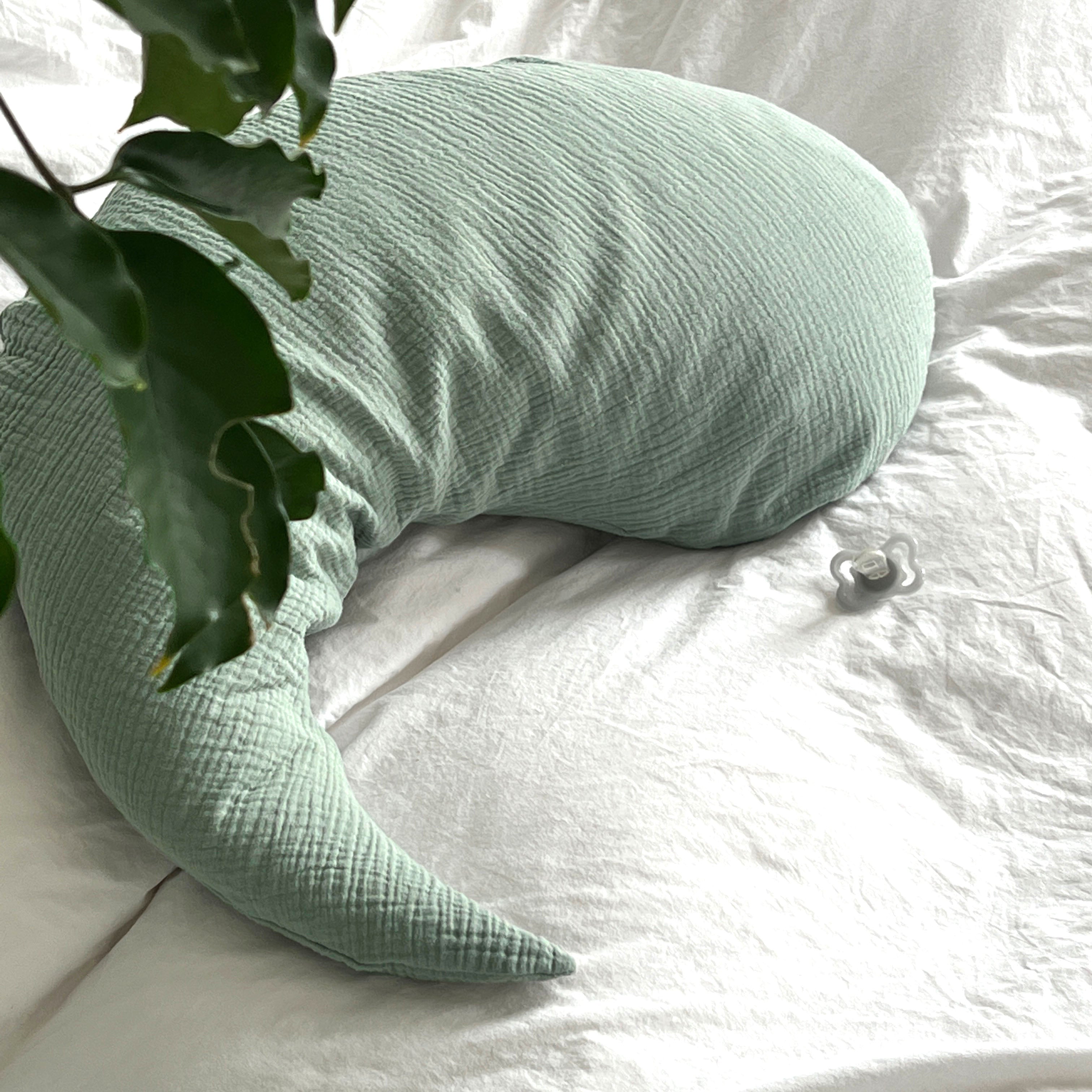 Kopie von Stillkissen "Das Original" von Theraline 190cm x 38cm mit Blausberg Baby Musselin Bezug (abnehmbar) mit Nestbau-Funktion - Salbei Blausberg Baby