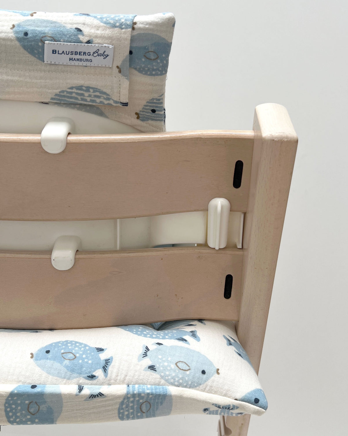 Sitzkissen Set Stokke für Tripp Trapp Hochstuhl aus 100% Musselin – für´s erste Sitzen ab 6 Monaten - Fisch Weiss Blau Blausberg Baby