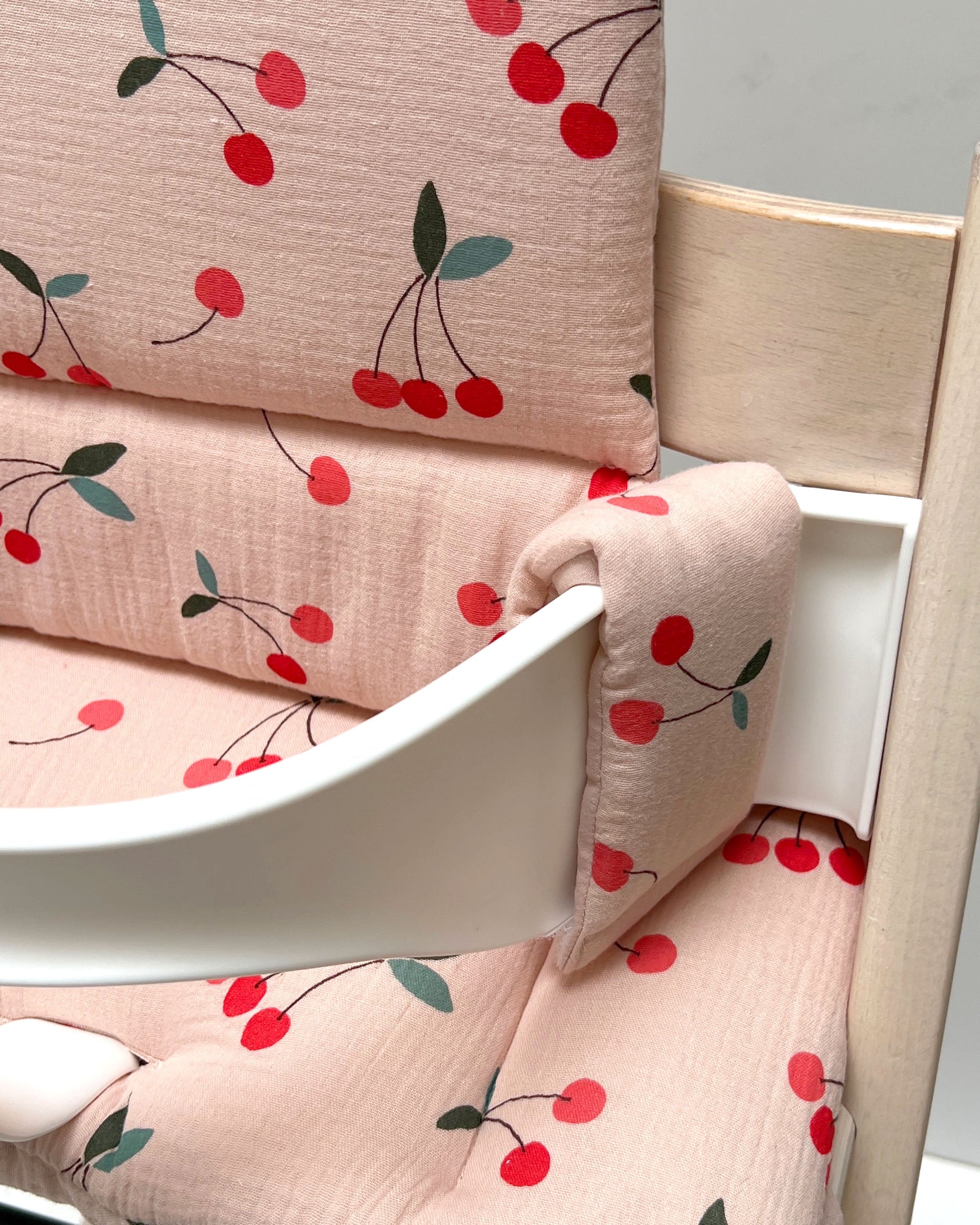 Sitzkissen Set Stokke für Tripp Trapp Hochstuhl aus 100% Musselin – für´s erste Sitzen ab 6 Monaten - Rosa Kirsche Blausberg Baby