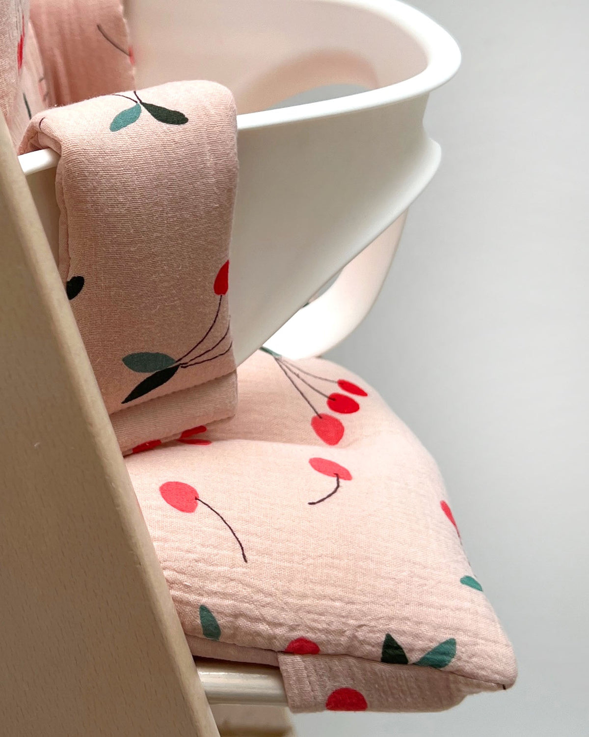 Sitzkissen Set Stokke für Tripp Trapp Hochstuhl aus 100% Musselin – für´s erste Sitzen ab 6 Monaten - Rosa Kirsche Blausberg Baby